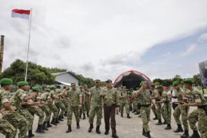 Wapang TNI Dampingi Menhan RI Tinjau Yonif TP 888, Perkuat Pertahanan Negara