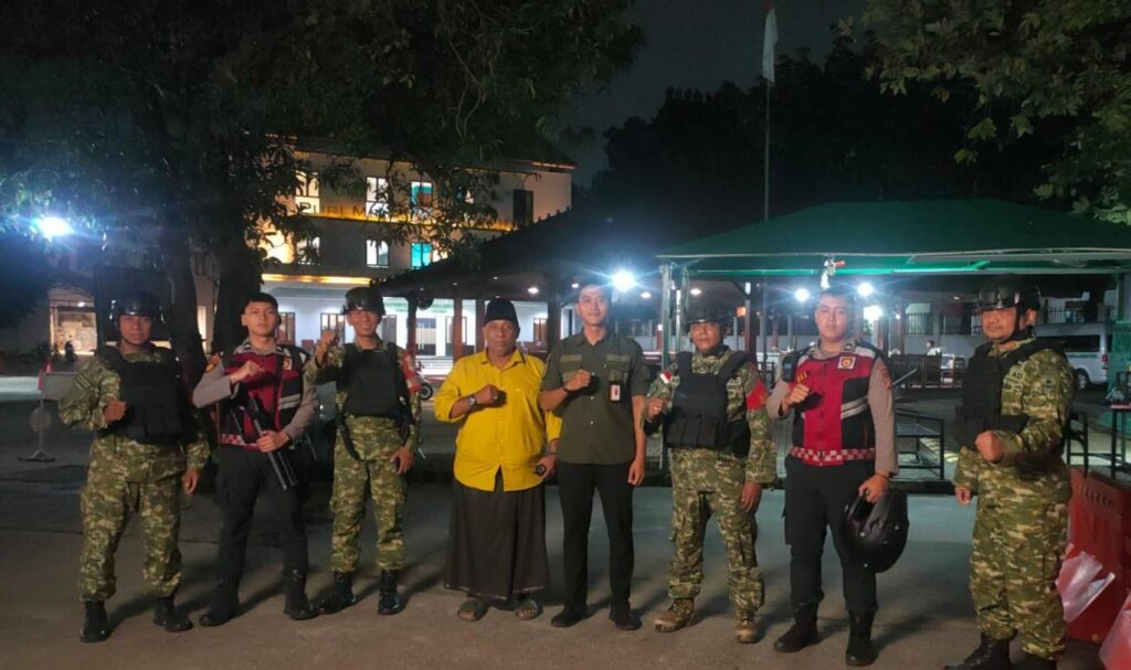 Koramil 07/Cipayung Bersama Polsek dan Warga Gelar Patroli Sahur, Wujudkan Wilayah Aman dan Kondusif