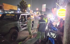 Sinergi Tiga Pilar, Koramil 04/Jati Asih Bersama Satpol PP dan Linmas Perkuat Keamanan Wilayah di Bulan Ramadhan