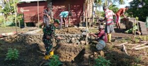 Personel Satgas TMMD Ke-127 Kodim 1514/Morotai Lanjutkan Pembangunan MCK di Desa Dehegila