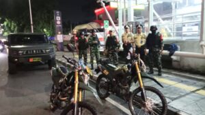 Koramil 04/Pulogadung Gelar Patroli/Siskamling Keliling Ciptakan Pulogadung Aman dan Kondusif