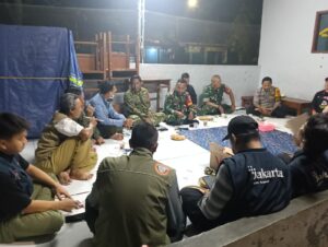 Sinergi TNI–Polri dan Warga, Koramil 06/Cakung Gelar Siskamling Perkuat Keamanan di Wilayah