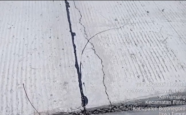 Foto: Proyek BKKD Desa Kemamang Bojonegoro baru rampung sudah patah (dok.ist)
