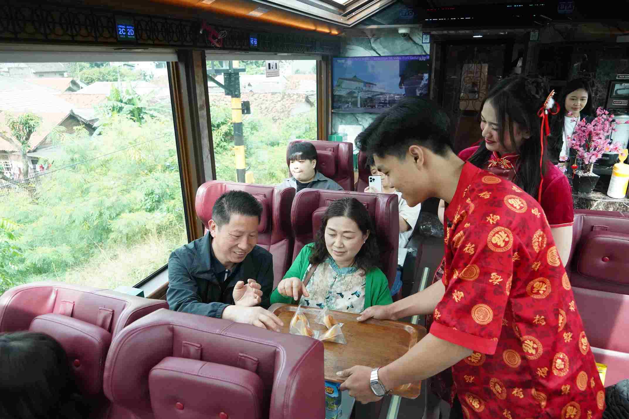 Libur Imlek 2026 Naik Kereta Wisata