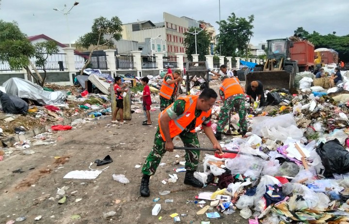 Atasi Darurat Sampah: Satgas Kodim 0502/JU dan Pemkot Jakarta Utara Geruduk TPS Waduk Cincin