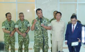 Wapang TNI dan Wamenhan RI Bahas Penguatan Alutsista dalam Rapat Kerja Komisi I di DPR RI
