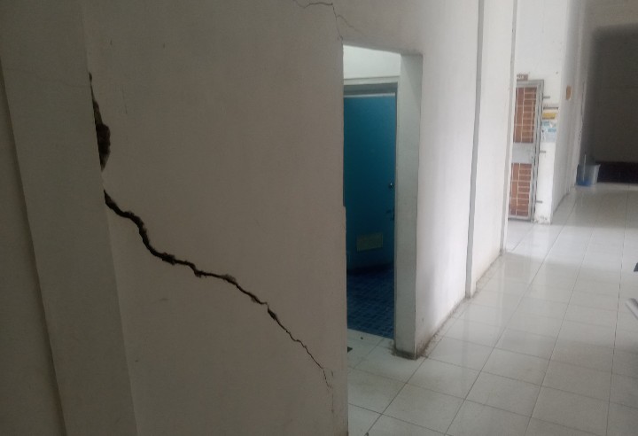 Kondisi Gedung Koperindag Toba Rusak Parah Ancam Keselamatan Pegawai