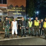 Sinergi Babinsa Koramil 02/Pondok Gede dan Komduk Intensifkan Patroli Wilayah Rawan Demi Kenyamanan Di Bulan Ramadhan