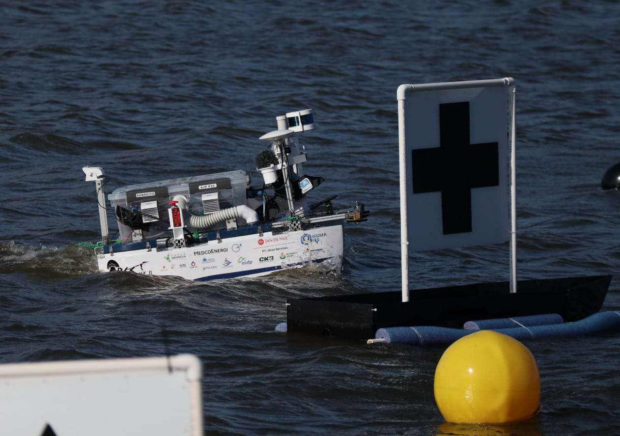 Foto: Tim Barunastra ITS meraih gelar Grand Champion di International RoboBoat Competition 2026 dengan kapal otonom Nala Ares Mark II.