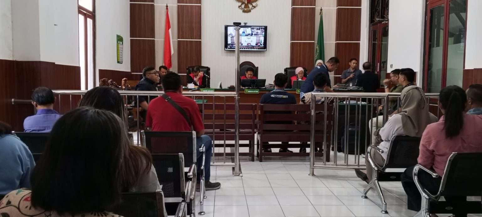 Foto: Sidang gugatan PMH terhadap WOM Finance di Pengadilan Negeri Surabaya memasuki tahap mediasi.