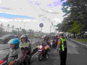 Jamin Kelancaran Arus Mudik, Polres Pelabuhan Tanjung Perak Siagakan Pengamanan di Pos Suramadu