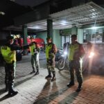 Koramil 05/Bantar Gebang dan Linmas Ajak Warga