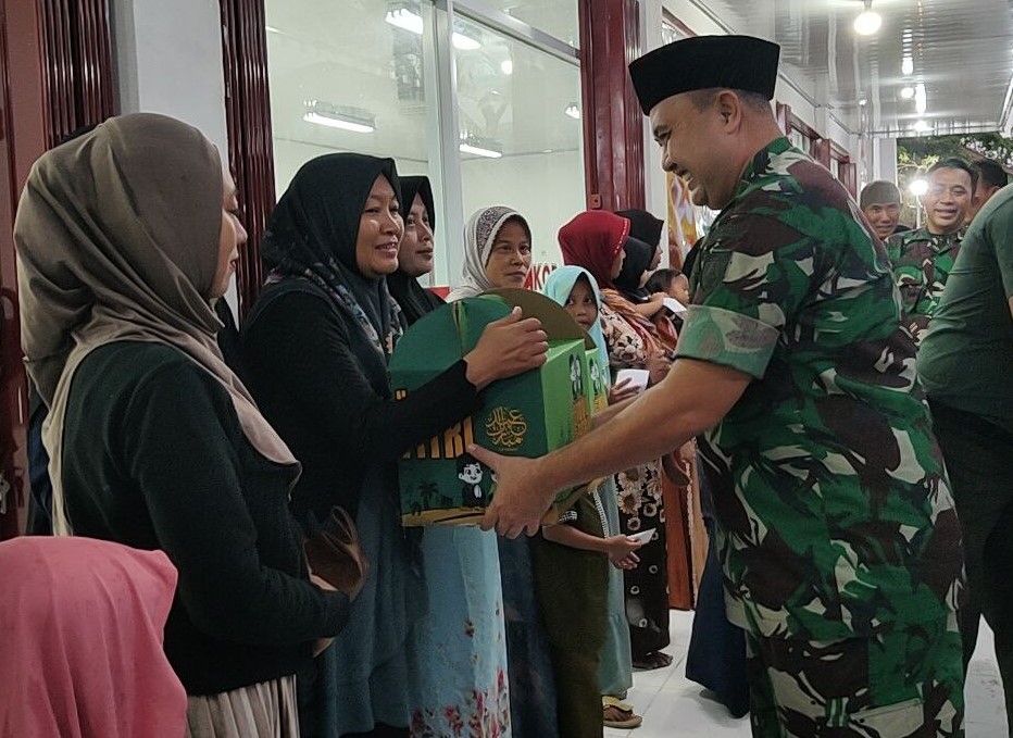 Foto: Kodim 0813 Bojonegoro Gelar Bazar Murah dan Baksos, Perkuat Ekonomi Desa Pungpungan