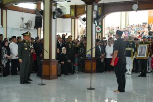 Panglima TNI Pimpin Upacara Pemakaman Wapres ke-6 RI