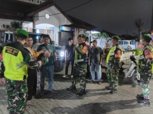 Gabungan Koramil 05/Bantar Gebang Intensifkan Patroli Malam