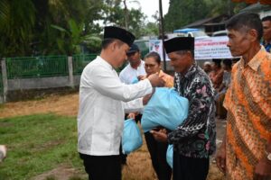 Merajut Kebersamaan, Bupati Humbahas Buka Puasa Bersama di Desa Parmonangan Pakkat