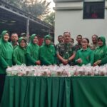 Koramil 01/Jatinegara Berbagi Takjil di Bulan Suci Ramadhan, Pererat Kebersamaan dengan Warga Sekitar