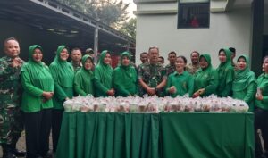 Koramil 01/Jatinegara Berbagi Takjil di Bulan Suci Ramadhan, Pererat Kebersamaan dengan Warga Sekitar