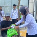 Ramadan Berkah, Kemenag Tuban Berbagi Bingkisan untuk Abang Becak