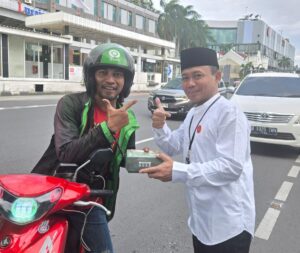 Melalui Program Mengetuk Pintu Langit Pegadaian Kanwil VIII Jakarta 1 Berbagi Iftar dan Takjil