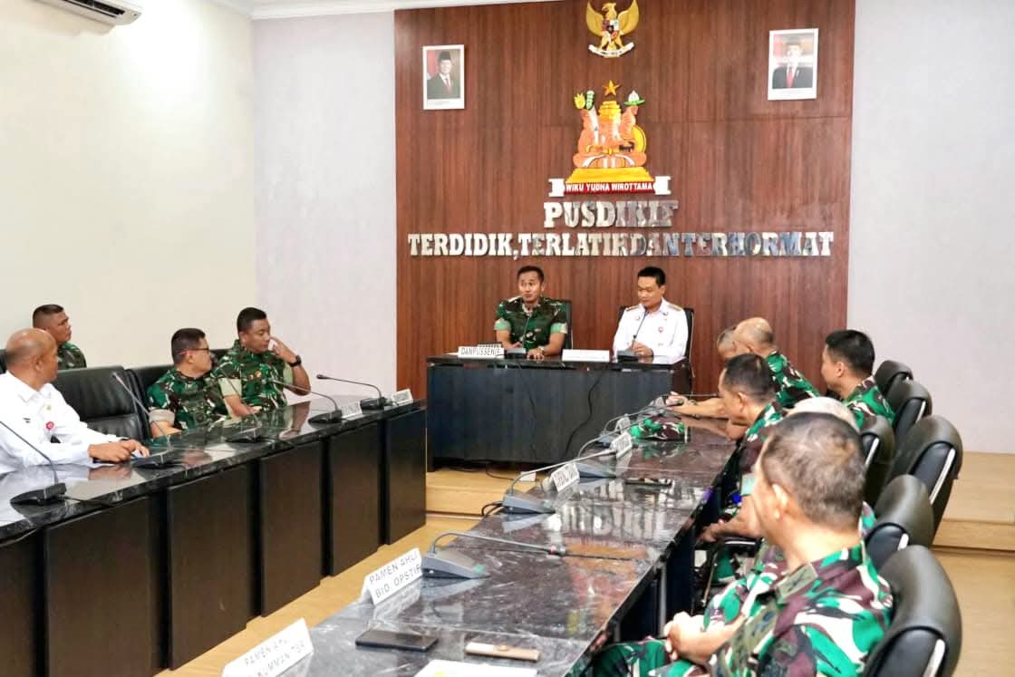 Bupati Humbang Hasundutan lakukan pertemuan dengan komandan Pusat Kesejahteraan Rakyat