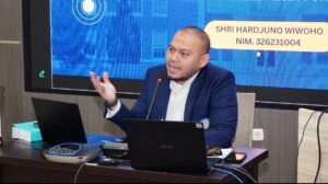 Ujian Kelayakan Disertasi di Unair, Hardjuno Wiwoho Bahas Reformasi Hukum Perampasan Aset