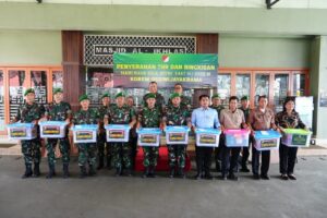 Danrem 052/Wkr Serahkan THR dan Bingkisan Idul Fitri 1447 H kepada Prajurit dan PNS