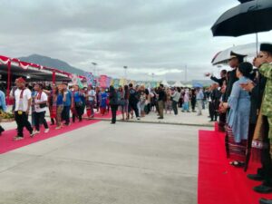 Masyarakat Toba Apresiasi Kepemimpinan Bupati Efendi Napitupulu, Sepuluh Ribu Tamu Hadiri HUT Toba Ke-27