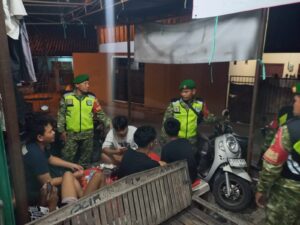 Jaga Wilayah Binaan, Koramil 04/Jati Asih Laksanakan Patroli Bermotor Dan Jalan Kaki