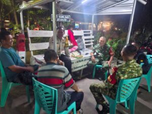 Koramil 06/Cakung Bersama Tiga Pilar dan Warga Gelar Patroli/Siskamling Keliling, Perkuat Keamanan dan Kebersamaan di Ujung Menteng