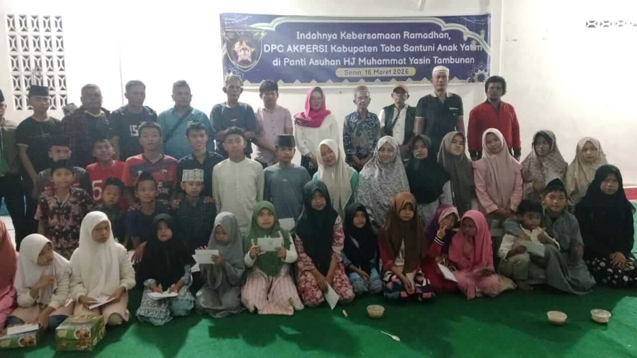 Foto: DPC AKPERSI Kabupaten toba santuni anak yatim piatu