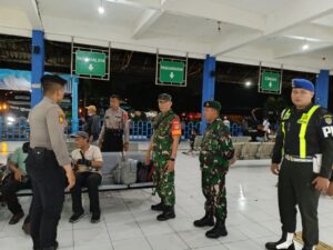 Koramil 03/Ps.Rebo-Ciracas Gelar Patroli Malam di Ciracas Jaga Kondusivitas Malam Takbiran dan Arus Mudik