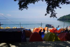 Surga Tersembunyi di Tepi Danau Toba