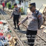 Pemulung Patah Kaki Ditabrak Kereta Api di Kemayoran Baru