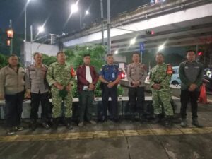 Koramil 03/Ps.Rebo-Ciracas Gelar Patroli/Siskamling, Jaga Wilayah Ciracas Tetap Aman dan Kondusif