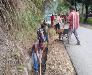 Bupati Toba Effendi S.P. Napitupulu Ajak Warga Parmaksian Gotong Royong, Bikin Warga Lebih Bersatu