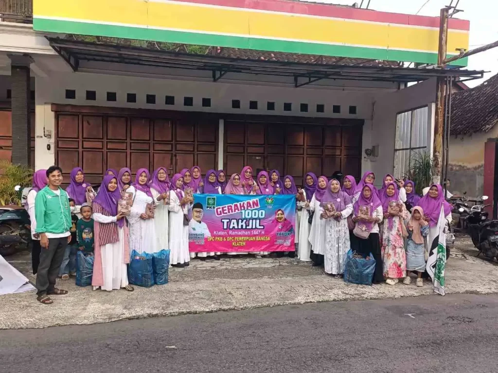 Takjil Ramadhan Perempuan Bangsa Klaten Dipimpin Yayuk Madayani