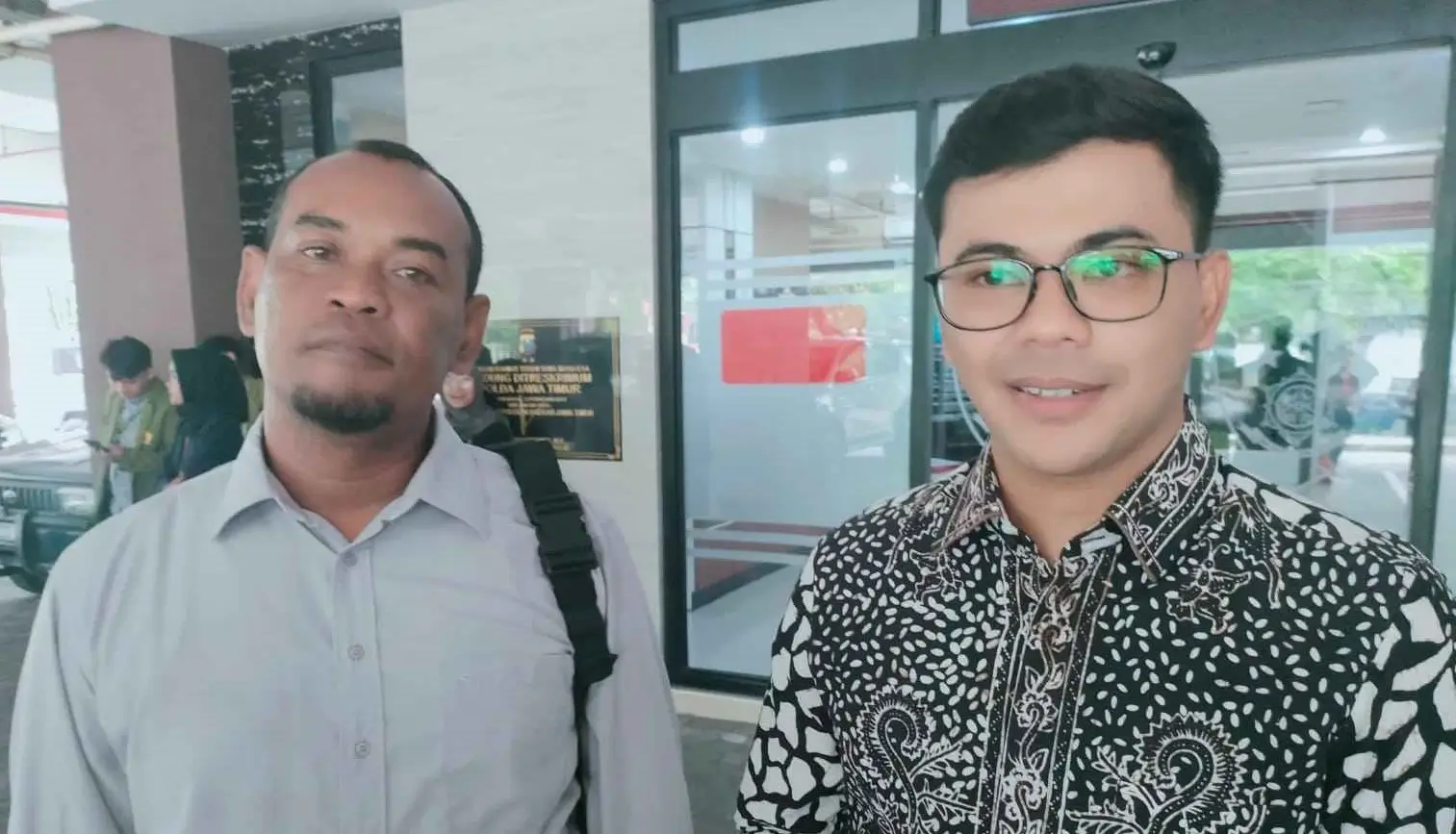 (Kiri) Suwarno dan Advokat Zulfikar Prawiranegara, S.H., M.H
