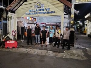 Patroli Dini Hari Polsek Semampir Sisir Titik Rawan, Surabaya Tetap Kondusif