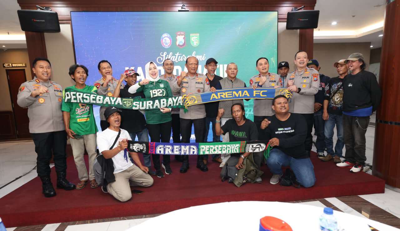 Foto: Kapolda Jatim Irjen Nanang Avianto saat audiensi bersama perwakilan Aremania dan Bonek di Mapolda Jatim