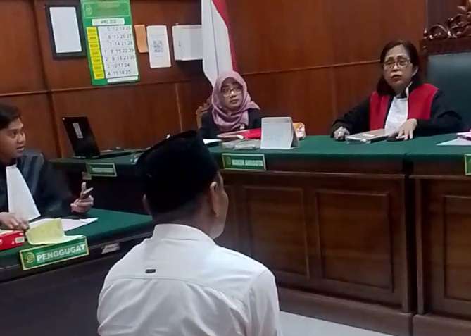 Foto: Suasana persidangan kasus narkotika di Pengadilan Negeri Surabaya terkait ekstasi Tunjungan Plaza