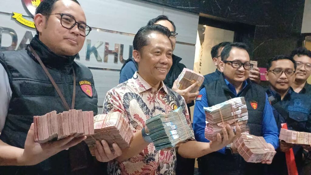 Aris Mukiyono Tersangka Korupsi ESDM Jatim, Modus Pungli Perizinan OSS Terungkap