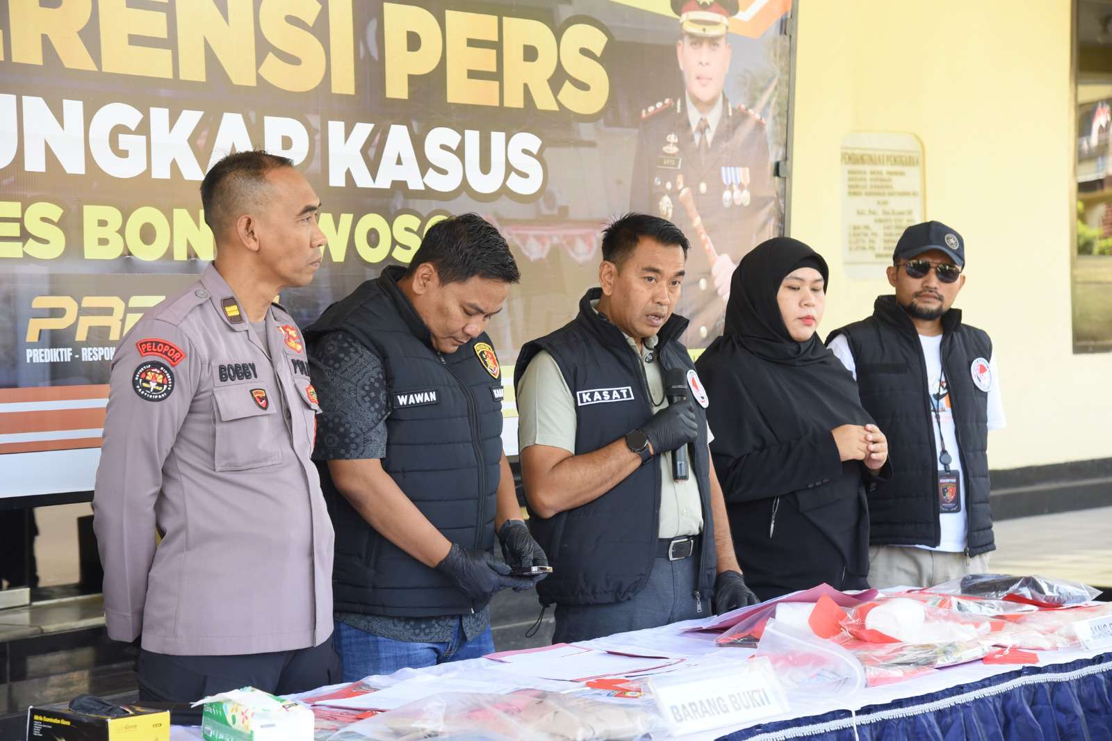 Foto: Press release Polres Bondowoso ungkap kasus narkoba dengan barang bukti sabu dan pil berbahaya