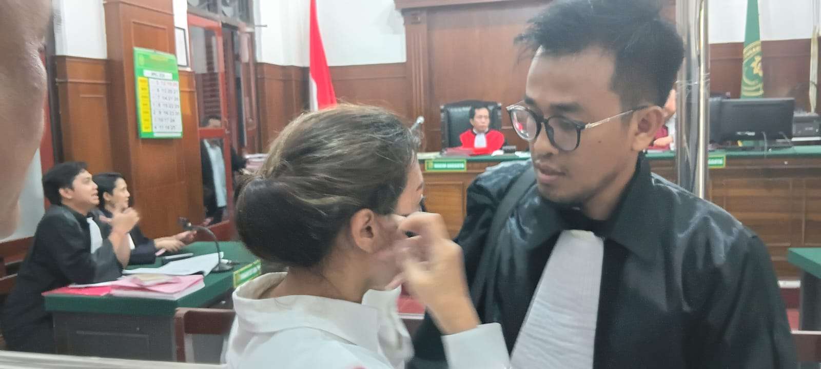Foto: Sidang kasus penggelapan dana miliaran di Pengadilan Negeri Surabaya dengan terdakwa Dina Marisa Tanamal