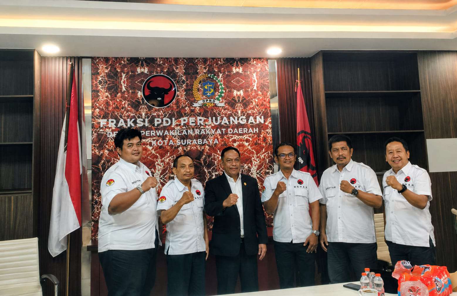 Foto: Pelantikan Anas Karno sebagai anggota DPRD Surabaya melalui rapat paripurna PAW 2026