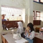 Kunjungan Kadisdik Jatim: Aries Agung Paewai Tinjau Kualitas Pembelajaran di SMAN 7 Surabaya
