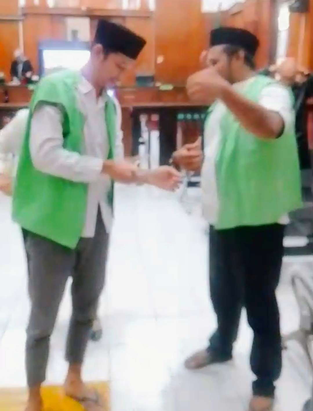 Foto: Dua terdakwa, Moch. Rochmad dan Tri Sutrisno alias Kucem