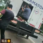 Truk Tangki PT Samator Indo Gas Tbk Buang Gas Nitrogen di Raya Raci–Bangil