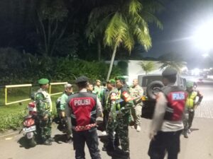 Patroli Koramil 05/Bantar Gebang dan Polri Tingkatkan Keamanan di Titik Rawan Kriminalitas