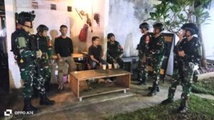 Patroli Komduk Cipayung, Sinergi TNI dan Warga Jaga Wilayah Tetap Aman dan Kondusif